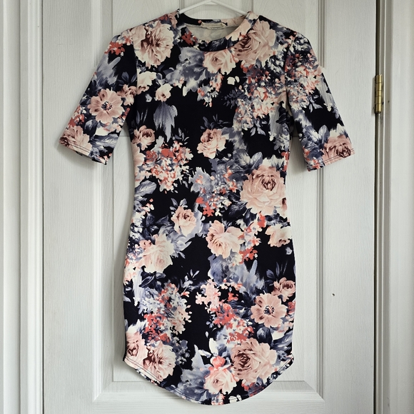 🌷Floral Bodycon Mini Dress - Picture 2 of 8